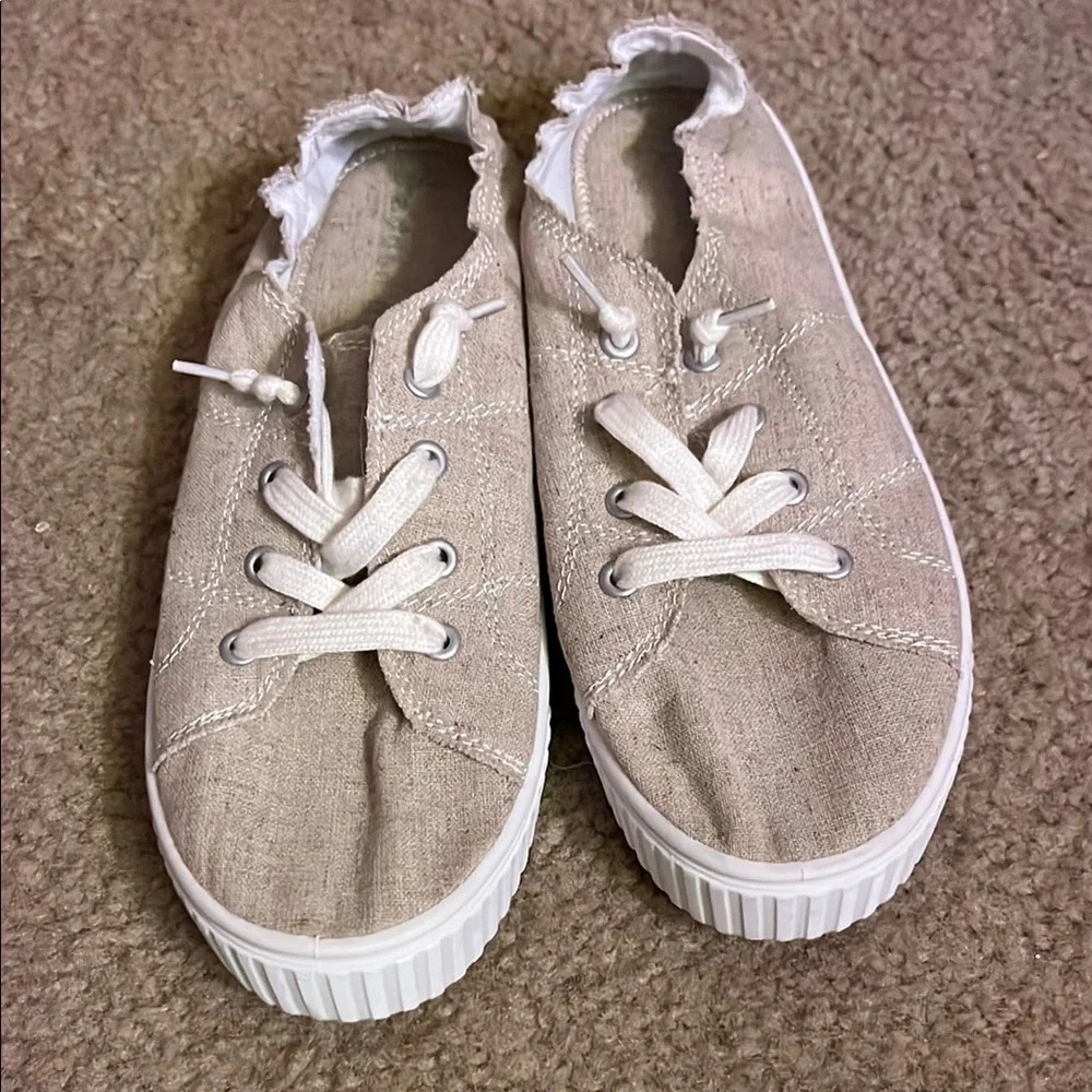 Madden Girl Stylish Tan Shoes - Picture 1 of 4